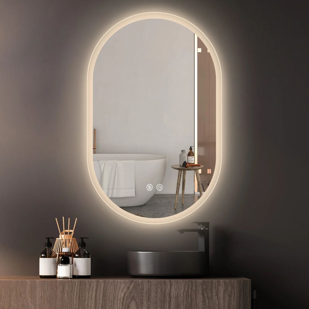 Это овальное зеркало для макияжа с подсветкой, подчеркивающее моду и роскошь