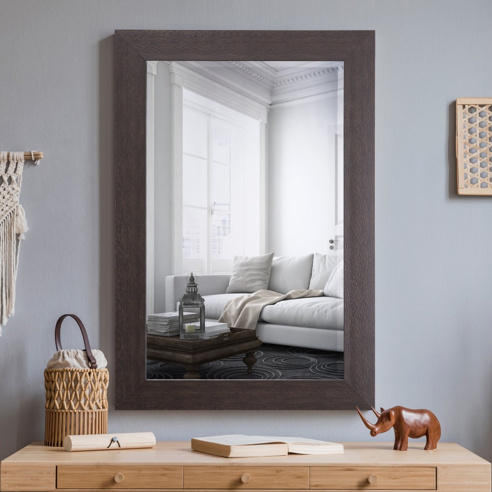 Această oglindă de perete cu linii curate este indispensabilă pentru decorarea casei.