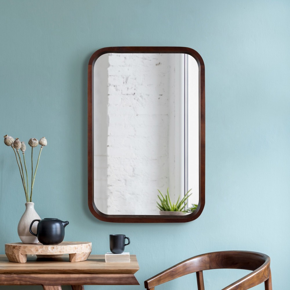 O oglindă este excelentă pentru a vă lumina casa