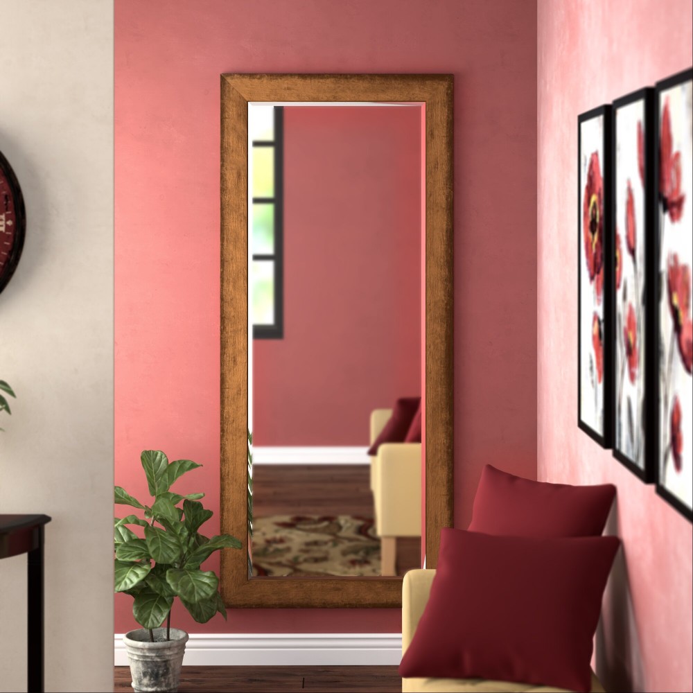 Oglinda integrală adaugă atracție tradițională la interior